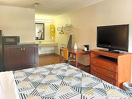 King Room - Non-Smoking