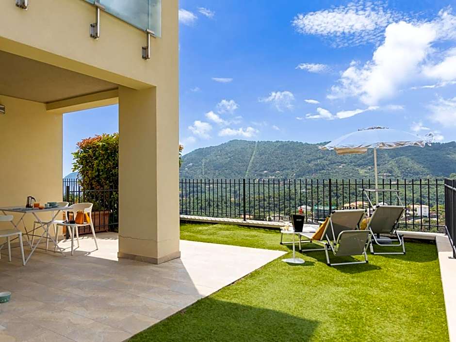 Serenity with swimming pool and parking in Alassio