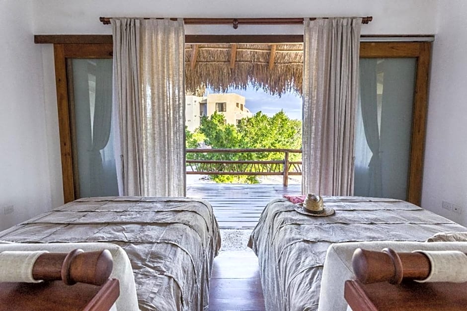 DK Luxury Ocean Front Villa - Adults Only