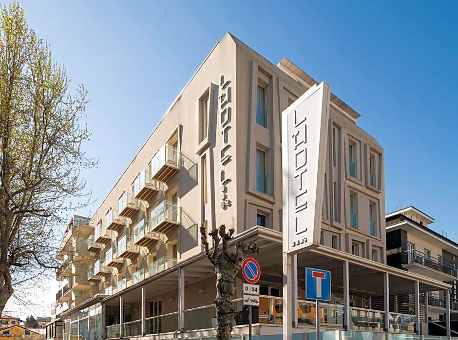 L'Hotel