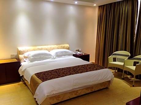 Business Suite King Bed with Breakfast