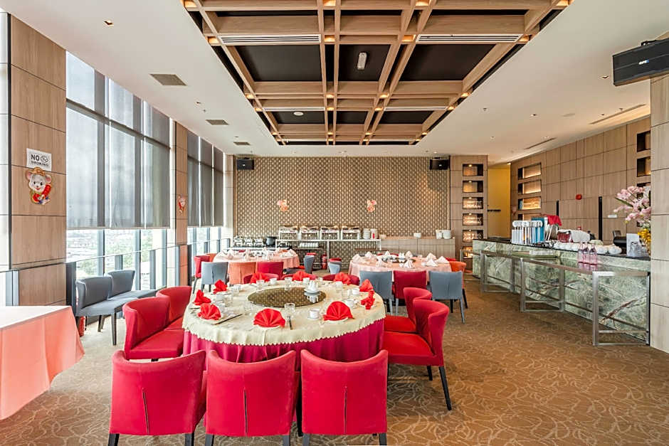 Roxy Hotel & Apartments