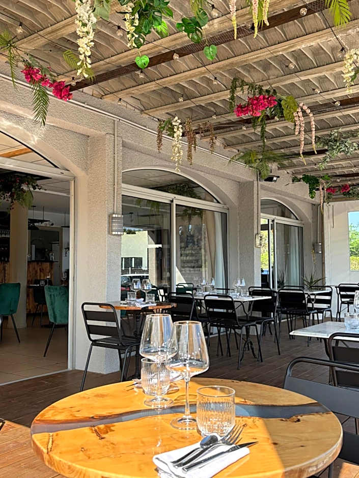 Acapella Hotel Restaurant