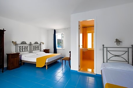 Triple Room with Sea View