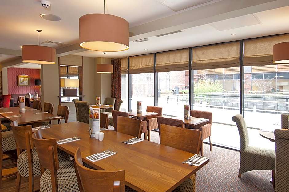 Premier Inn Leeds City Centre(Leeds Arena)