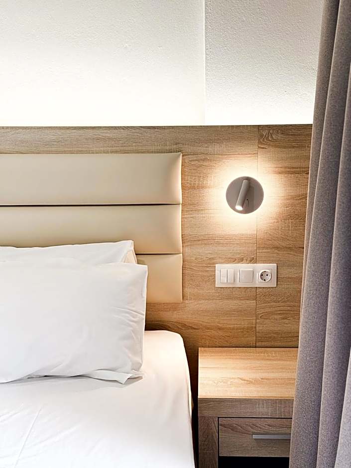 Acropolis Apartments