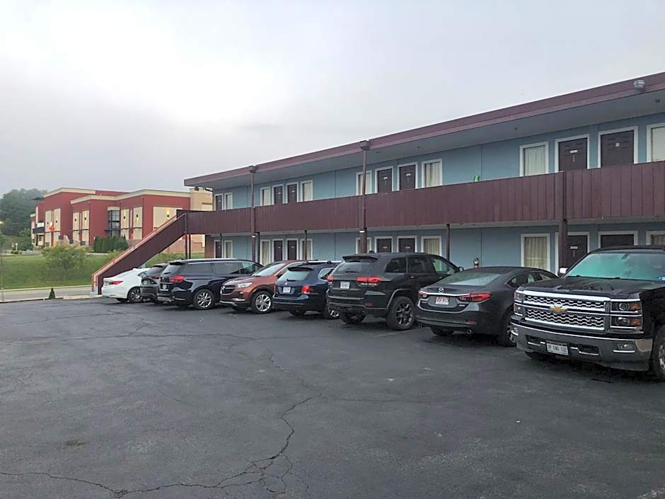 Red Carpet Inn - Blacksburg