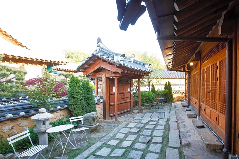 Gaeunchae Hanok Guesthouse Jeonju 2 (Korea Quality)