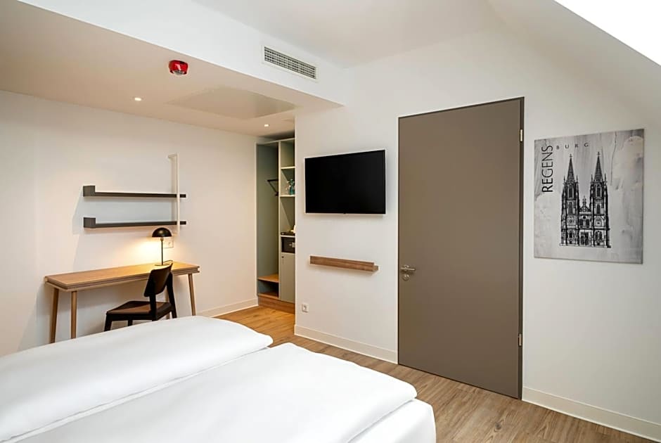 elaya hotel regensburg city center, Trademark by Wyndham
