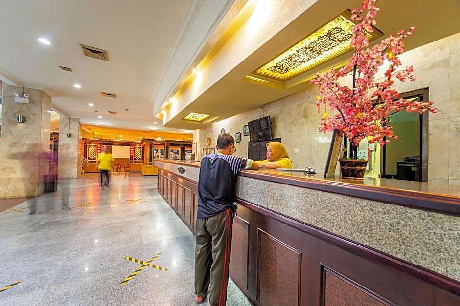 OYO 1735 Adika Bahtera Hotel