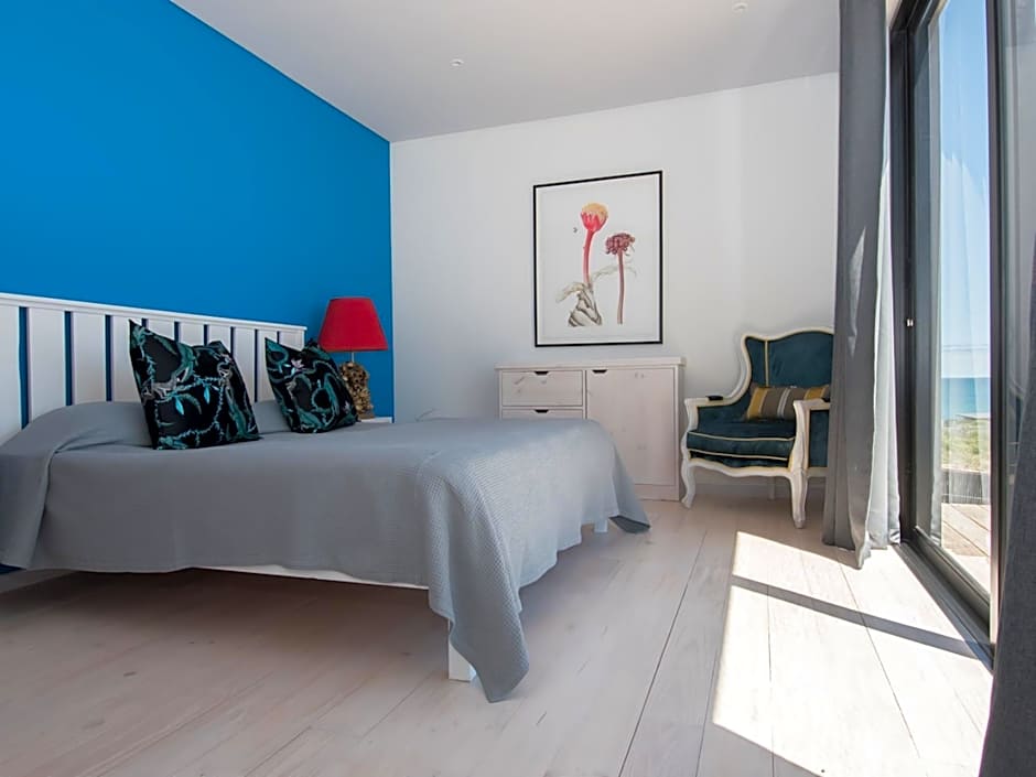 Whale and Gin Spotter