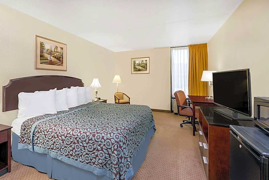 Days Inn by Wyndham Indianapolis Northeast