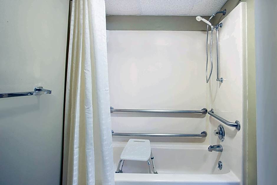 Foto 1 dari 8 — 1 King Bed Suite, Nonsmoking