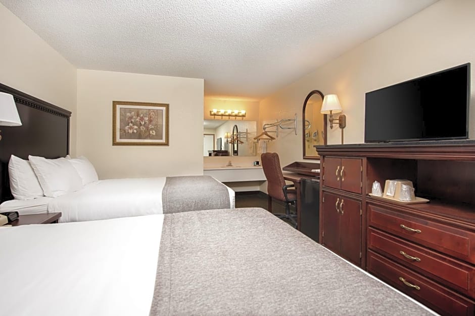 Brookwood Inn Branson