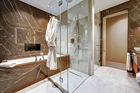 King Deluxe Corner Room