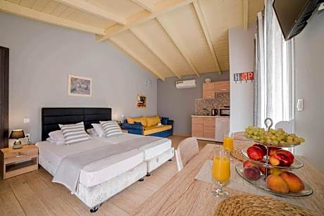 Junior Suite with Pool View