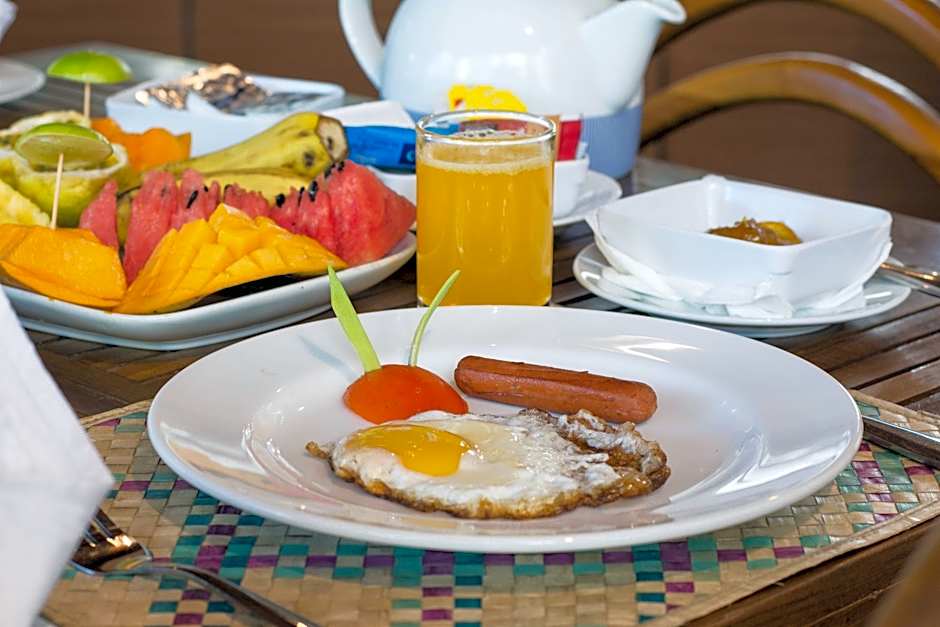 Ceyloni Lake Residency