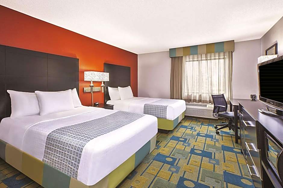 La Quinta Inn & Suites by Wyndham Toledo Perrysburg