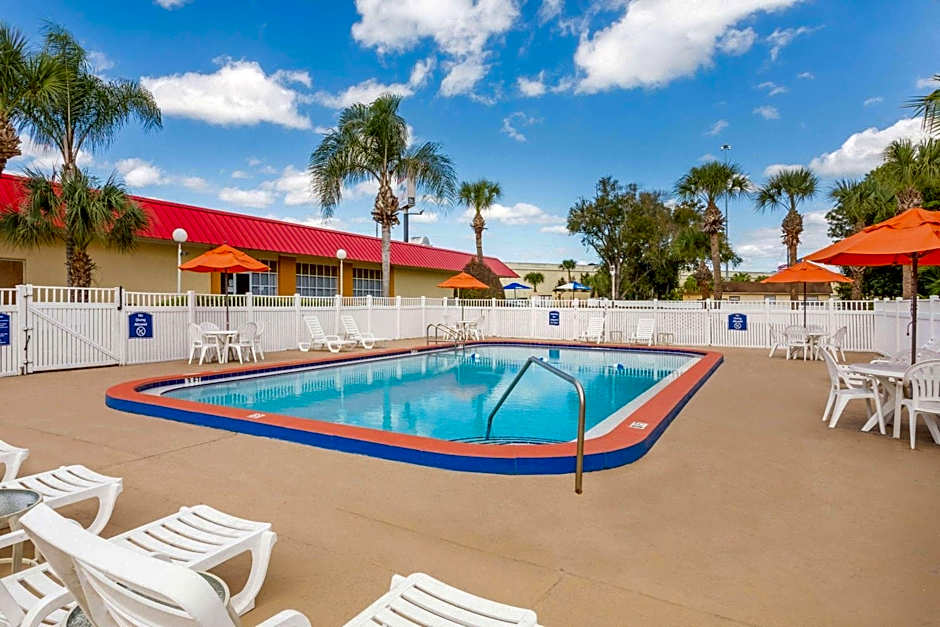 Howard Johnson by Wyndham Lakeland