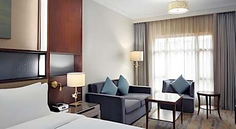 Executive King 1 Courtyard View