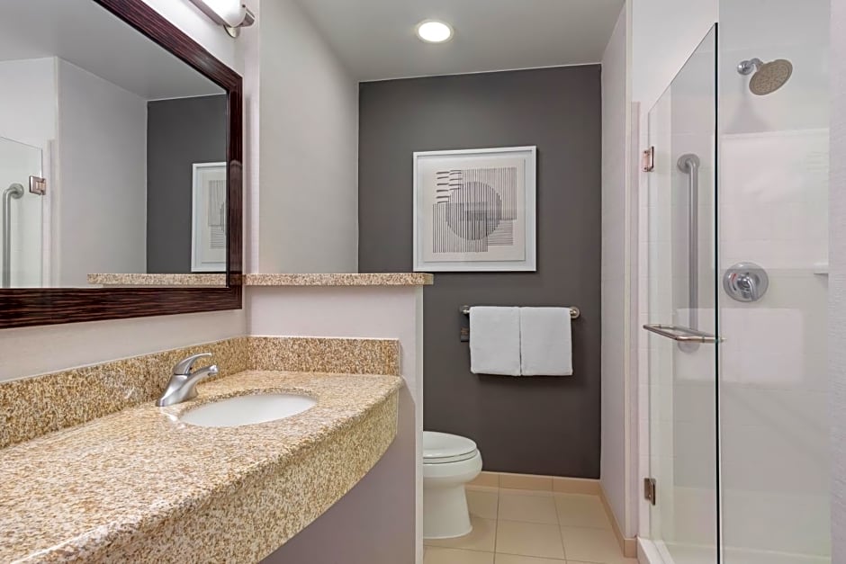 Courtyard by Marriott Long Beach Airport