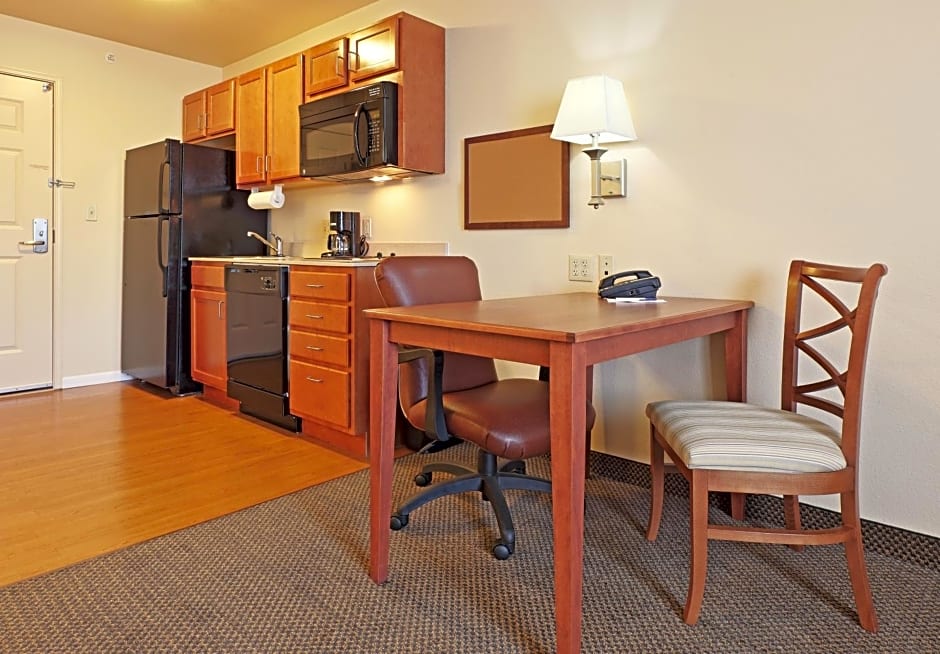 Candlewood Suites Fayetteville, an IHG Hotel