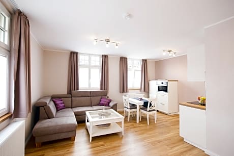 Ap 1 - Goldwingert-Ferienwohnung-Eigenes Badezimmer-Blick auf den Fluss