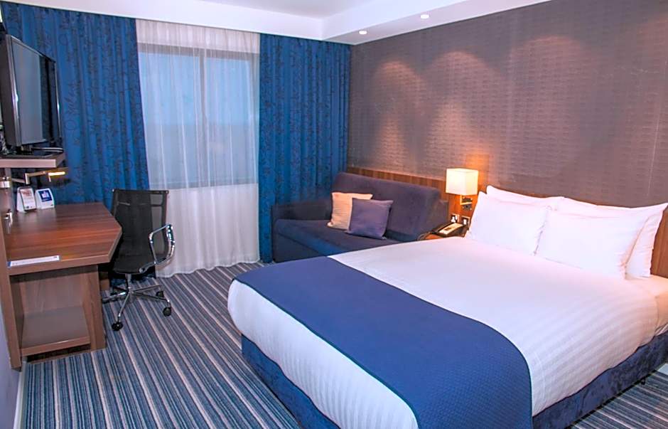 Holiday Inn Express London Heathrow T5 By IHG