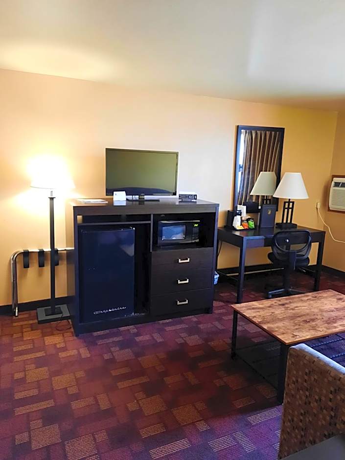 Super 8 by Wyndham Watertown