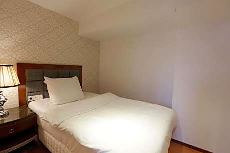 Deluxe Family Room (6 people)