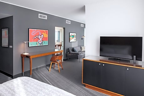 Deluxe Executive King Suite
