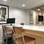 Holiday Inn Express Hotel & Suites Middleboro Raynham By IHG