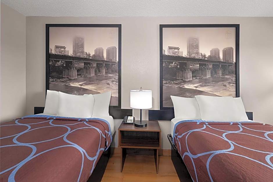 Super 8 by Wyndham Farmville