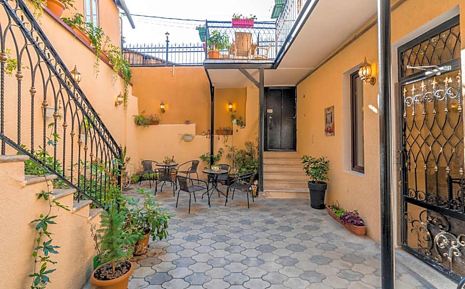Golden Light Hotel
