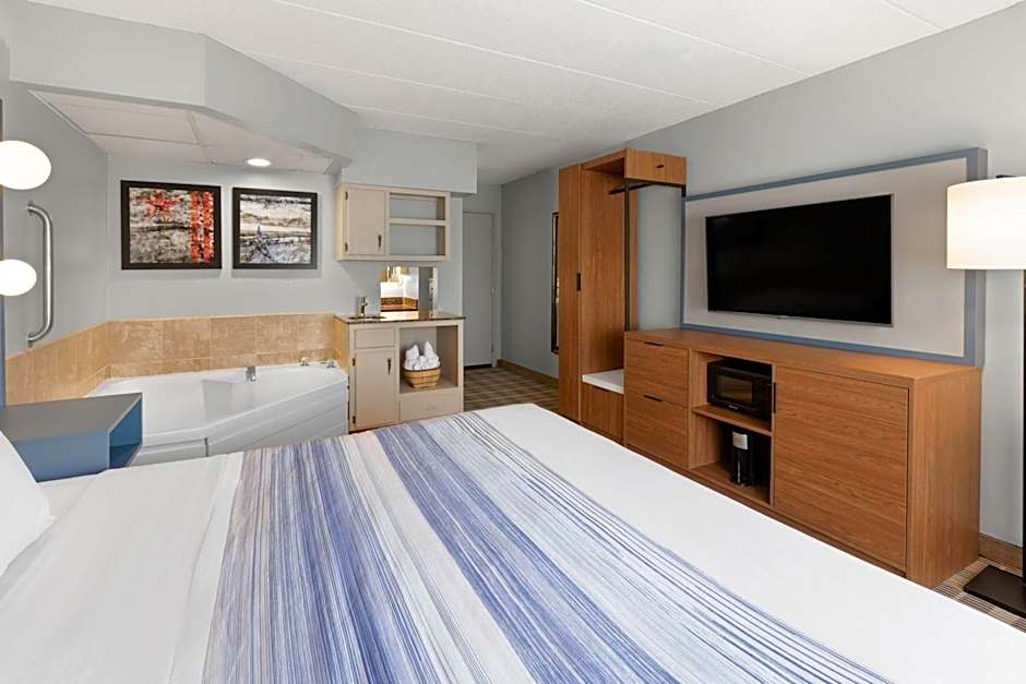 AmericInn by Wyndham Chippewa Falls