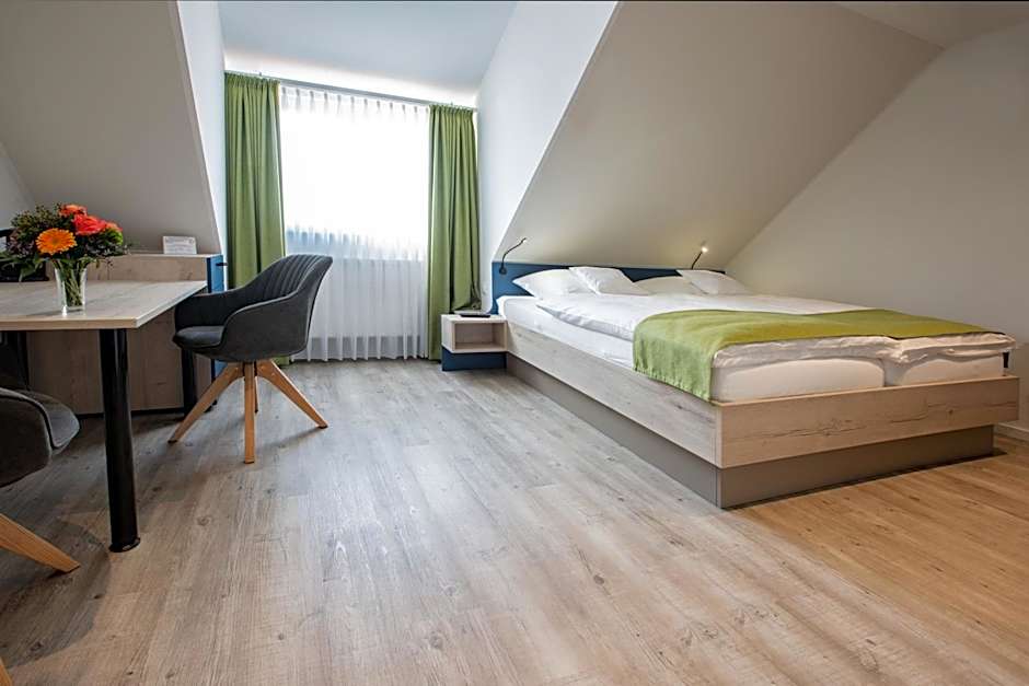 CAESARO Hotel & Pizzeria - 20 Jahre Familienunternehmen