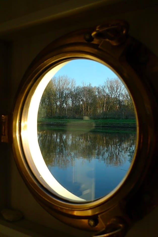 B&B Barge Johanna