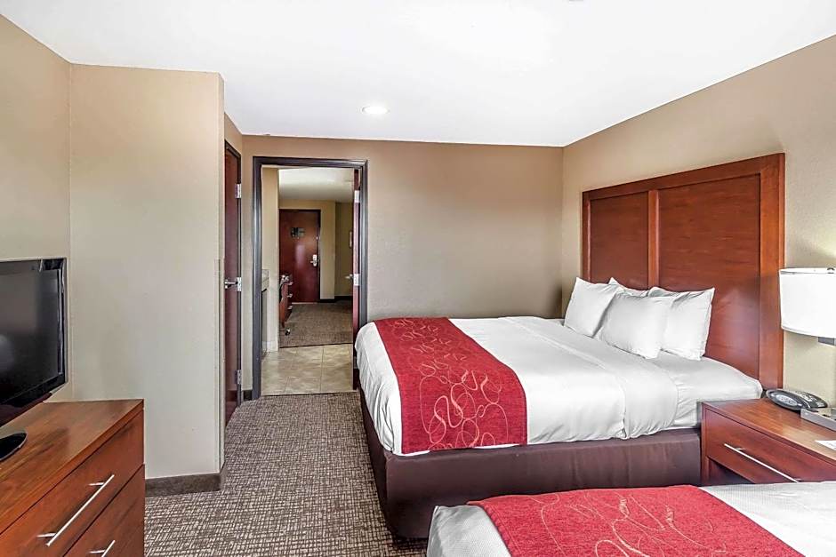 Photo 1 of 7 of 2 Queen Beds Suite