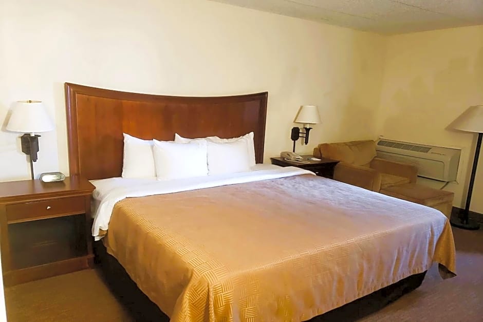 Tulsa Square Hotel Central, I-44 By OYO
