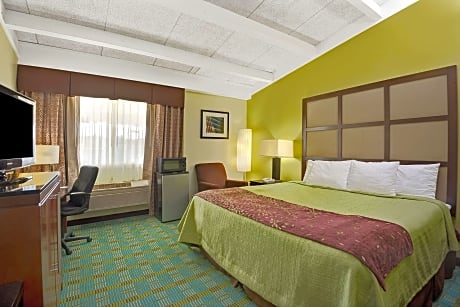 2 Double Bed Smoking Room With Free