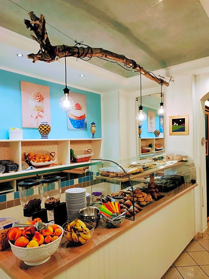 Hotel Adria B&B - Colazione fino alle 12