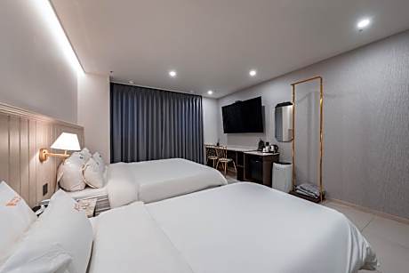 Premium Twin Room