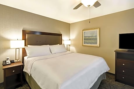1 King Accessible Tub 1 Bedroom Suite