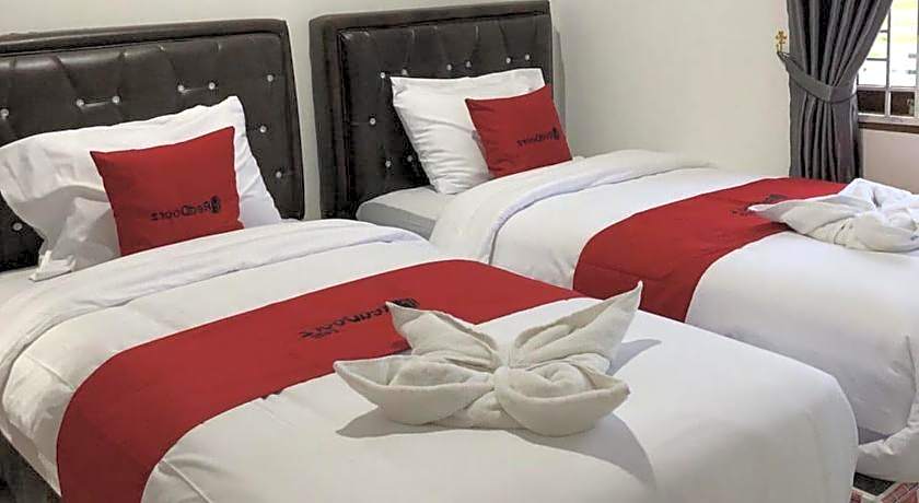 RedDoorz near CitraLand Gama City Medan