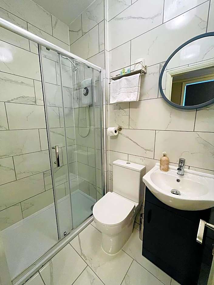 Eurobar Cafe and Hotel