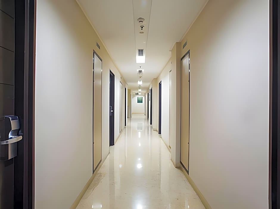 Vibe By The Lalit Traveller