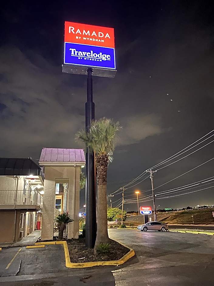 Travelodge by Wyndham San Antonio Lackland AFB