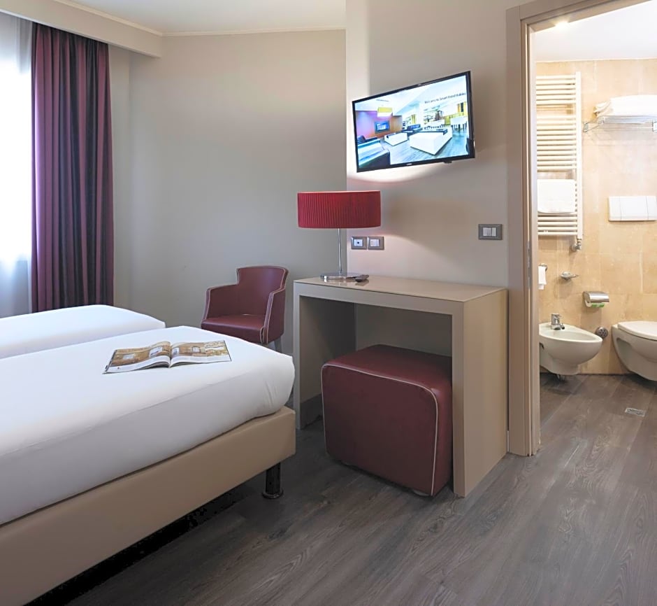 Smart Hotel Holiday