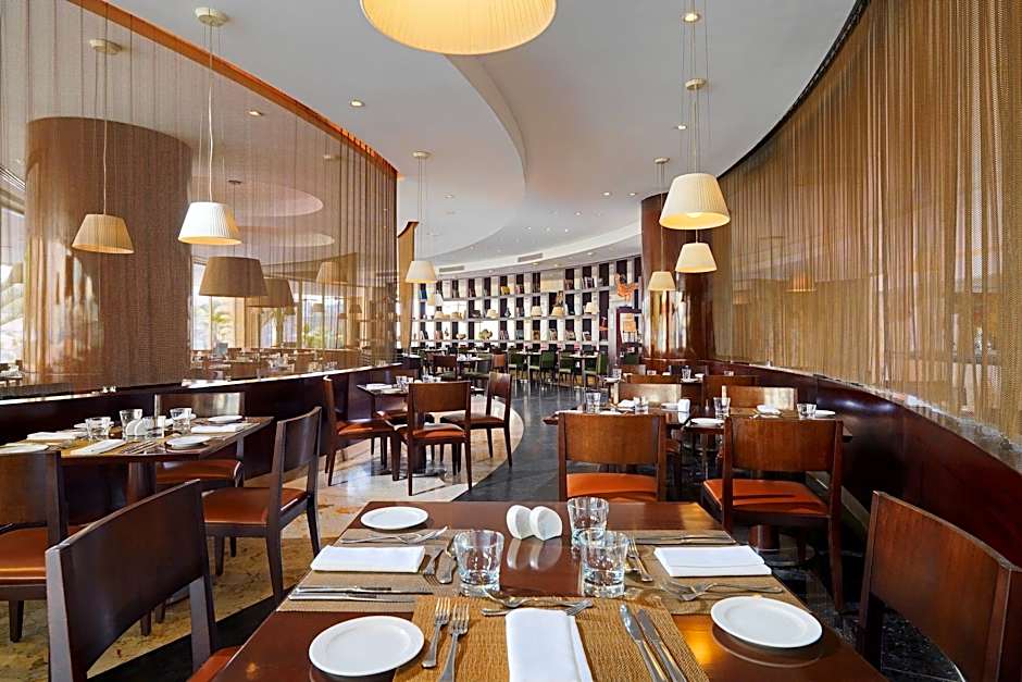 Le Meridien Pyramids Hotel & Spa