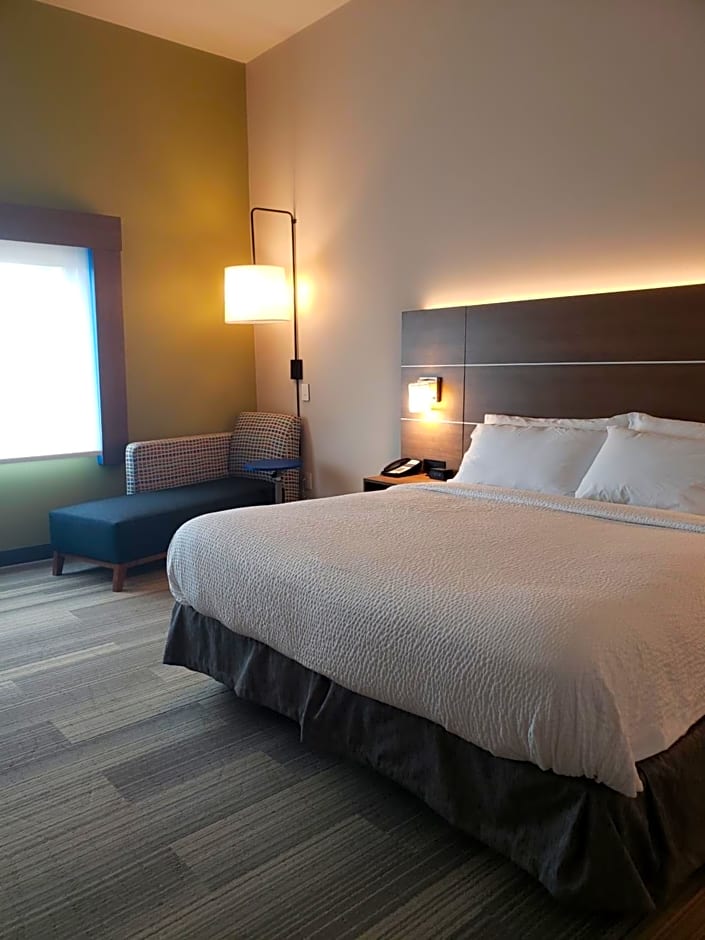 Holiday Inn Express & Suites Kingsland I-95-Naval Base Area By IHG